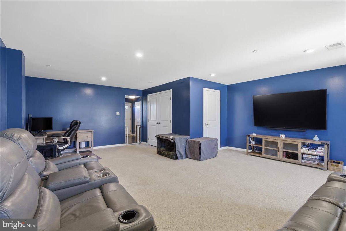 5593 BARNSTORMERS LANE