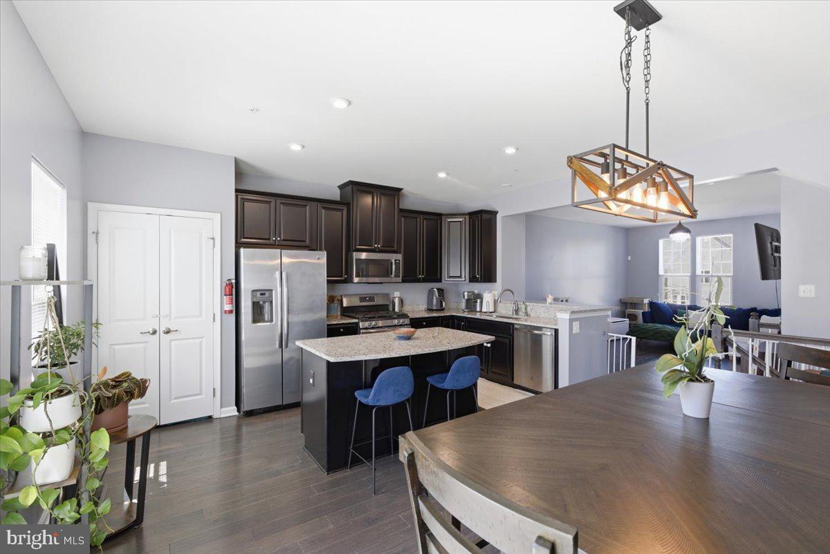 5593 BARNSTORMERS LANE