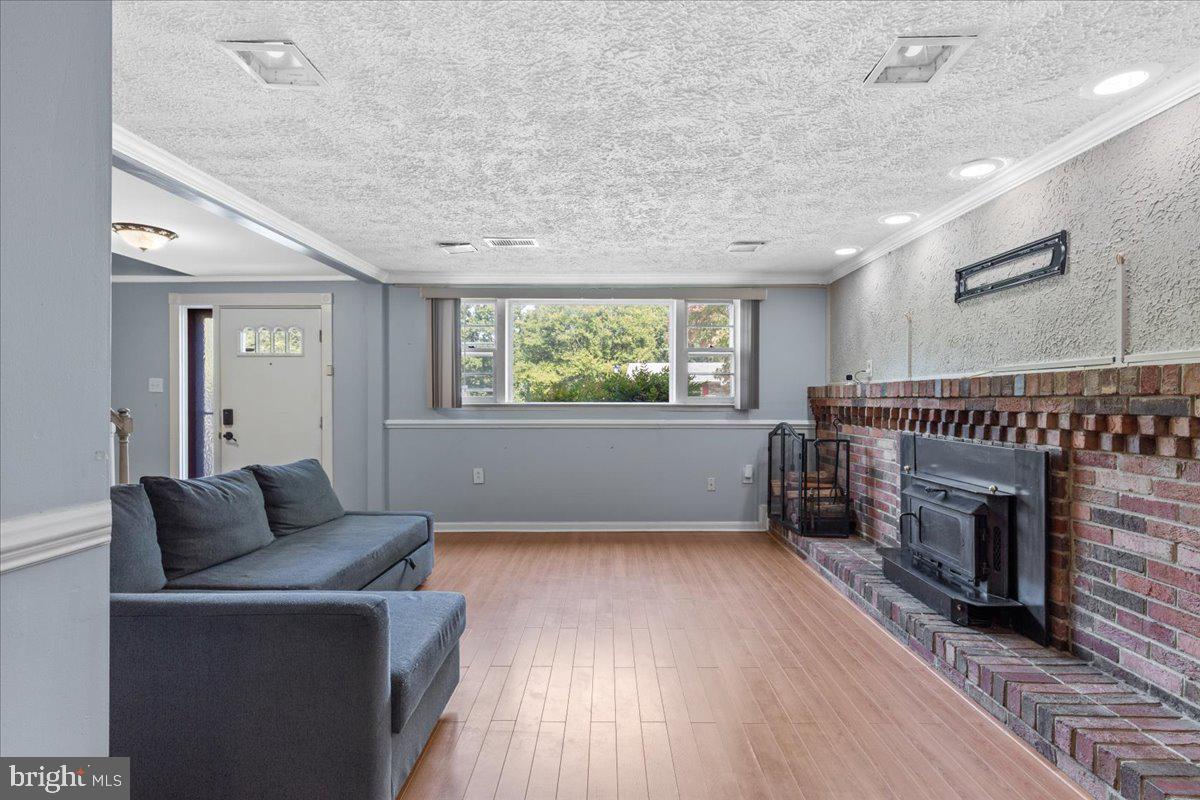 6507 Pepin Dr