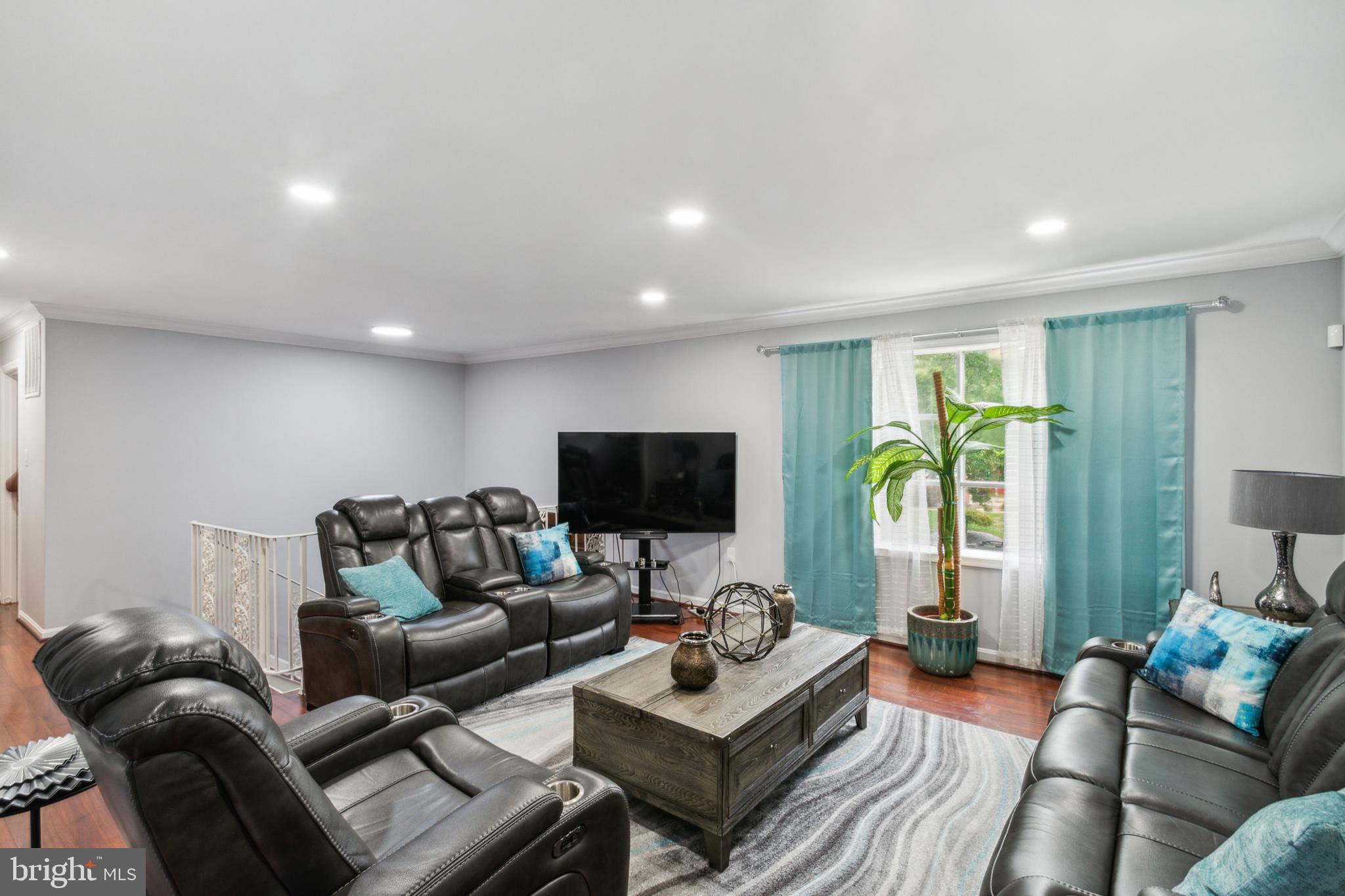 10715 Dragoo Pl