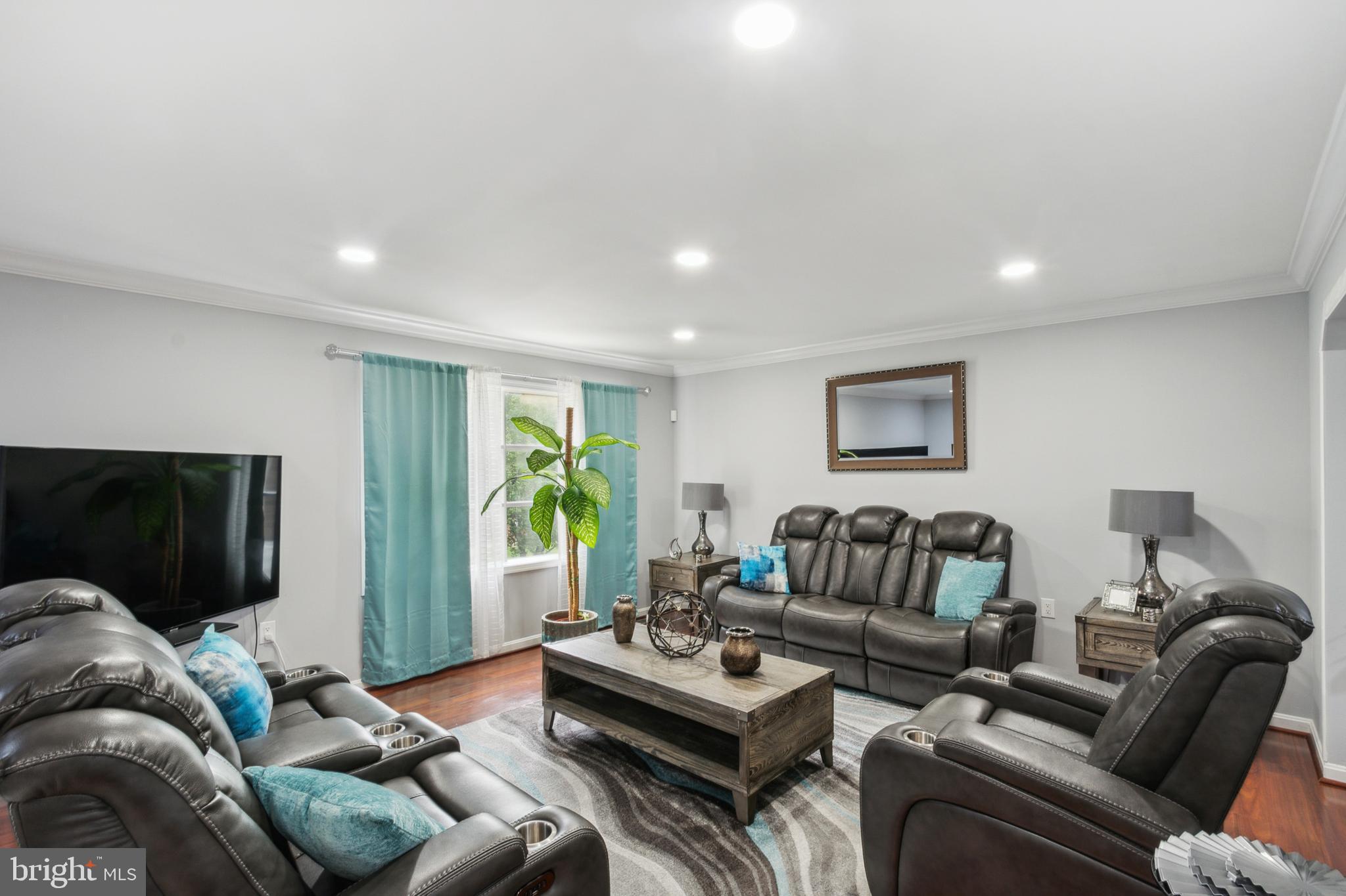 10715 Dragoo Pl
