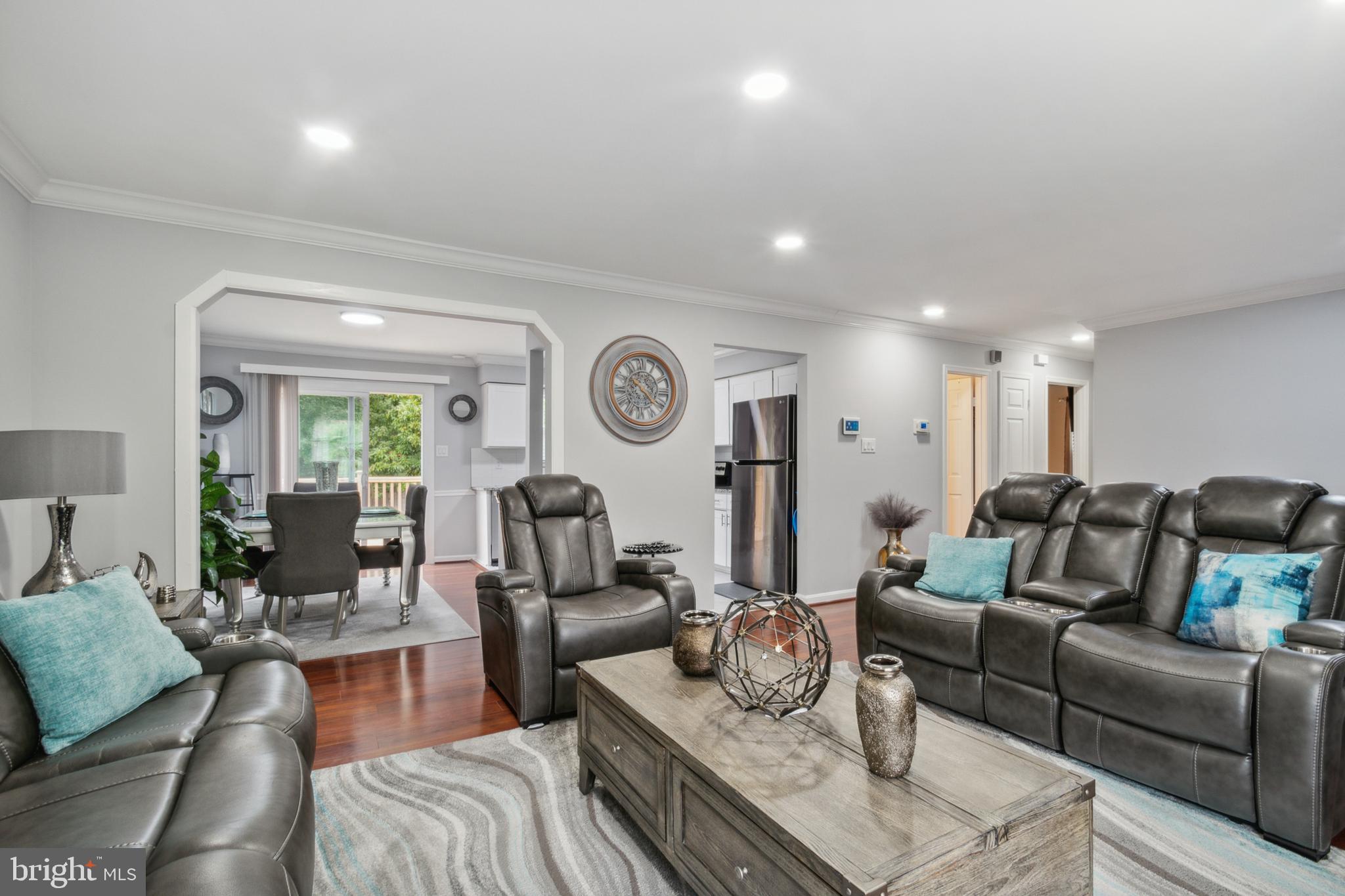 10715 Dragoo Pl