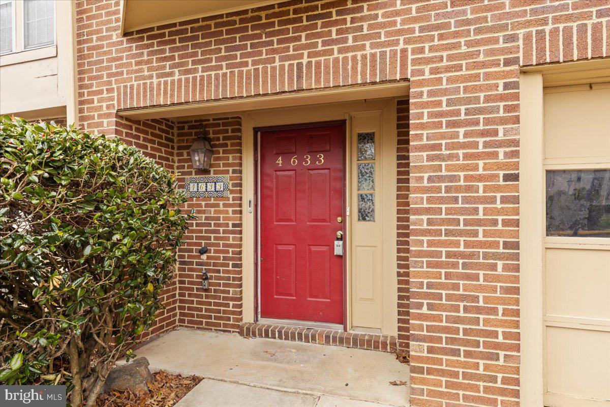 4633 Colonel Fenwick Pl