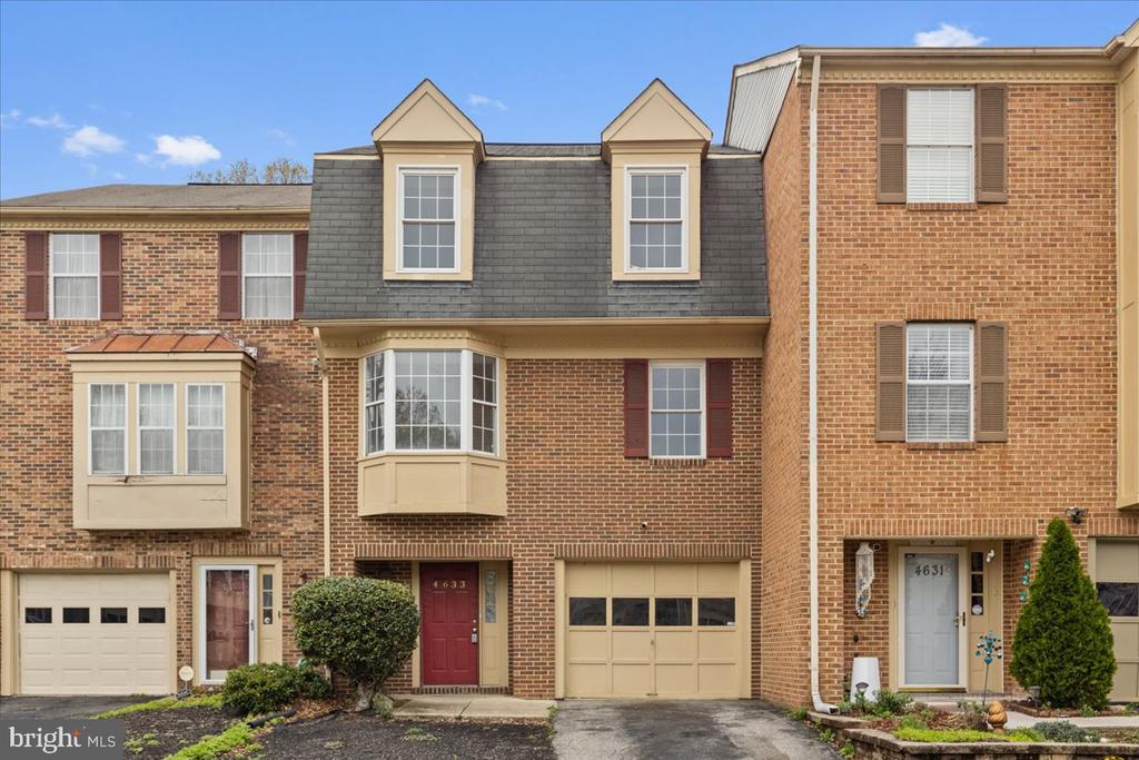 4633 Colonel Fenwick Pl