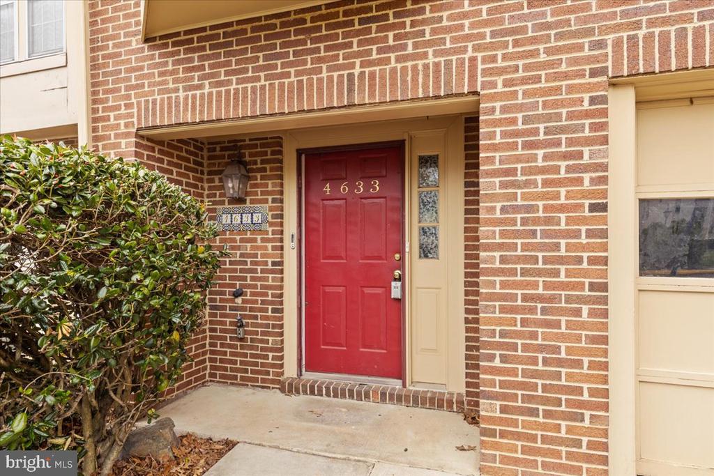 4633 Colonel Fenwick Pl