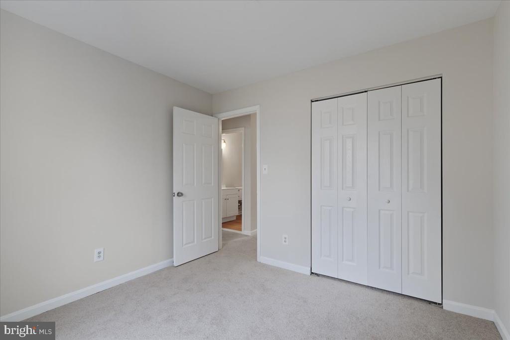 4633 Colonel Fenwick Pl