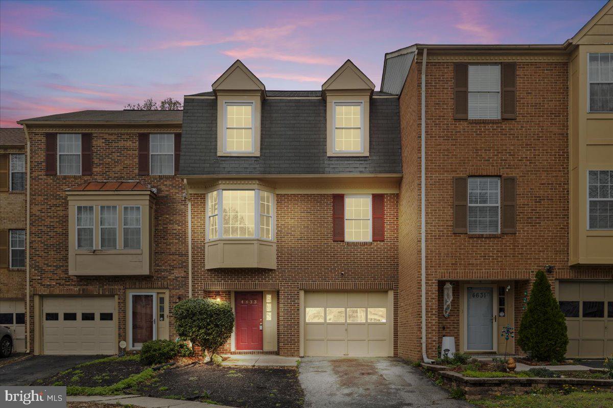 4633 Colonel Fenwick Pl