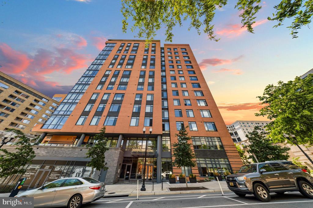 2000 CLARENDON BOULEVARD 1105