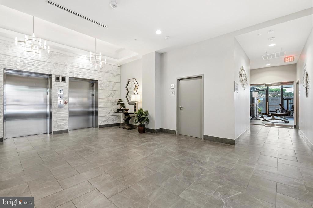 2000 CLARENDON BOULEVARD 1105