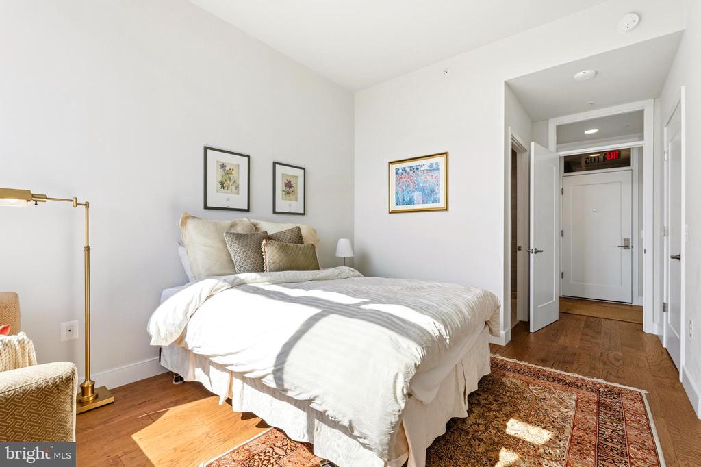 2000 CLARENDON BOULEVARD 1105