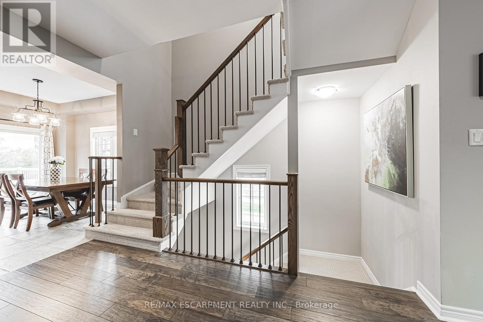 4 - 2220 QUEENSWAY DRIVE