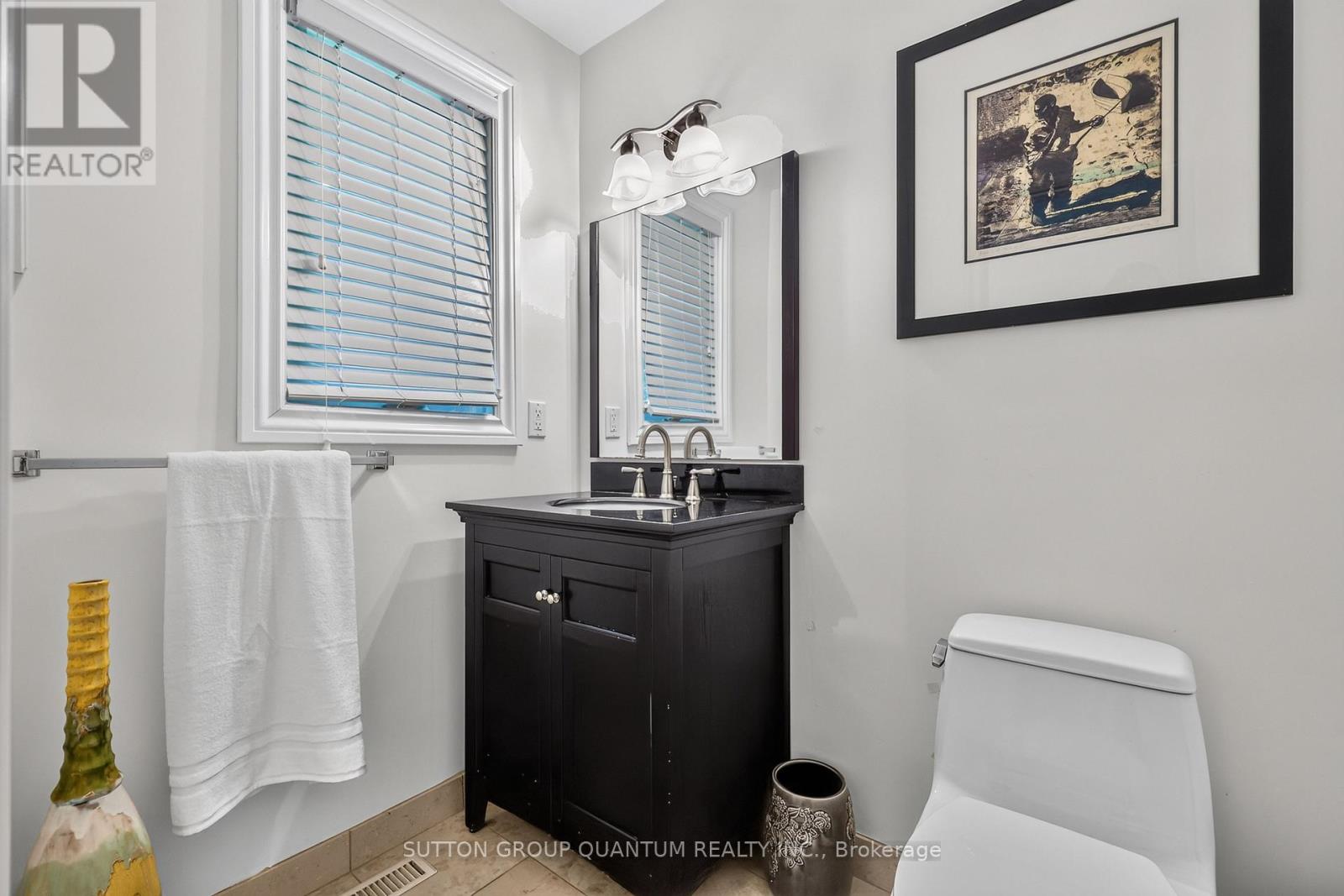 2233 ONEIDA CRESCENT