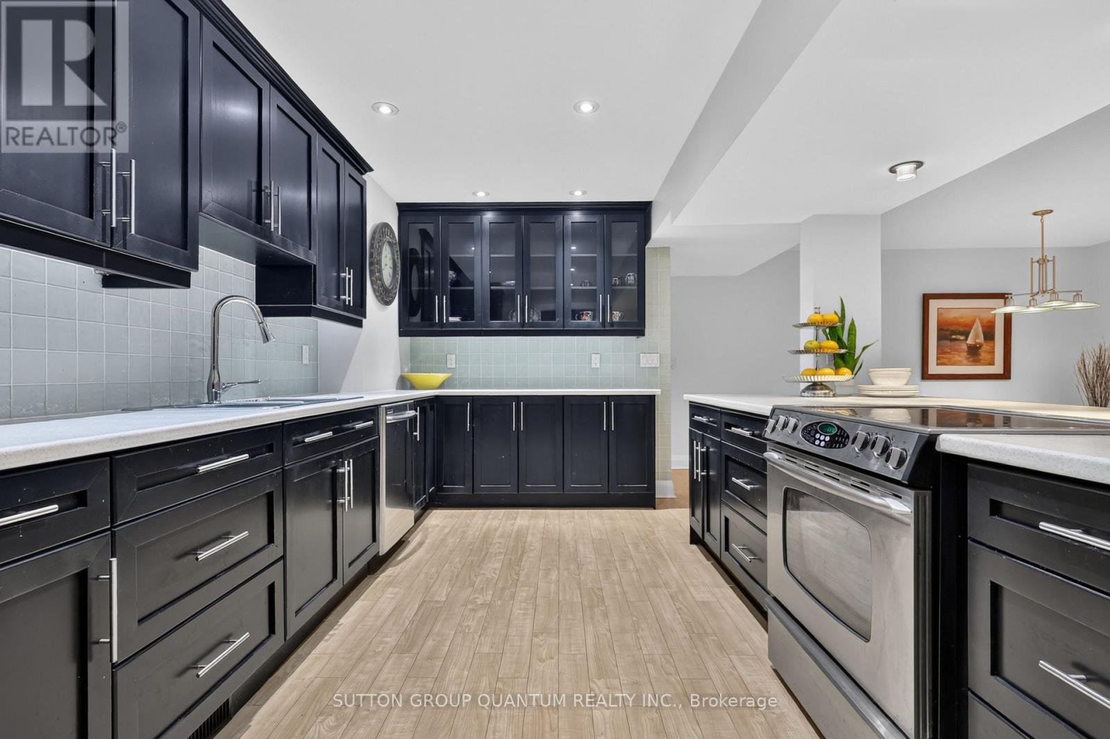 2233 ONEIDA CRESCENT