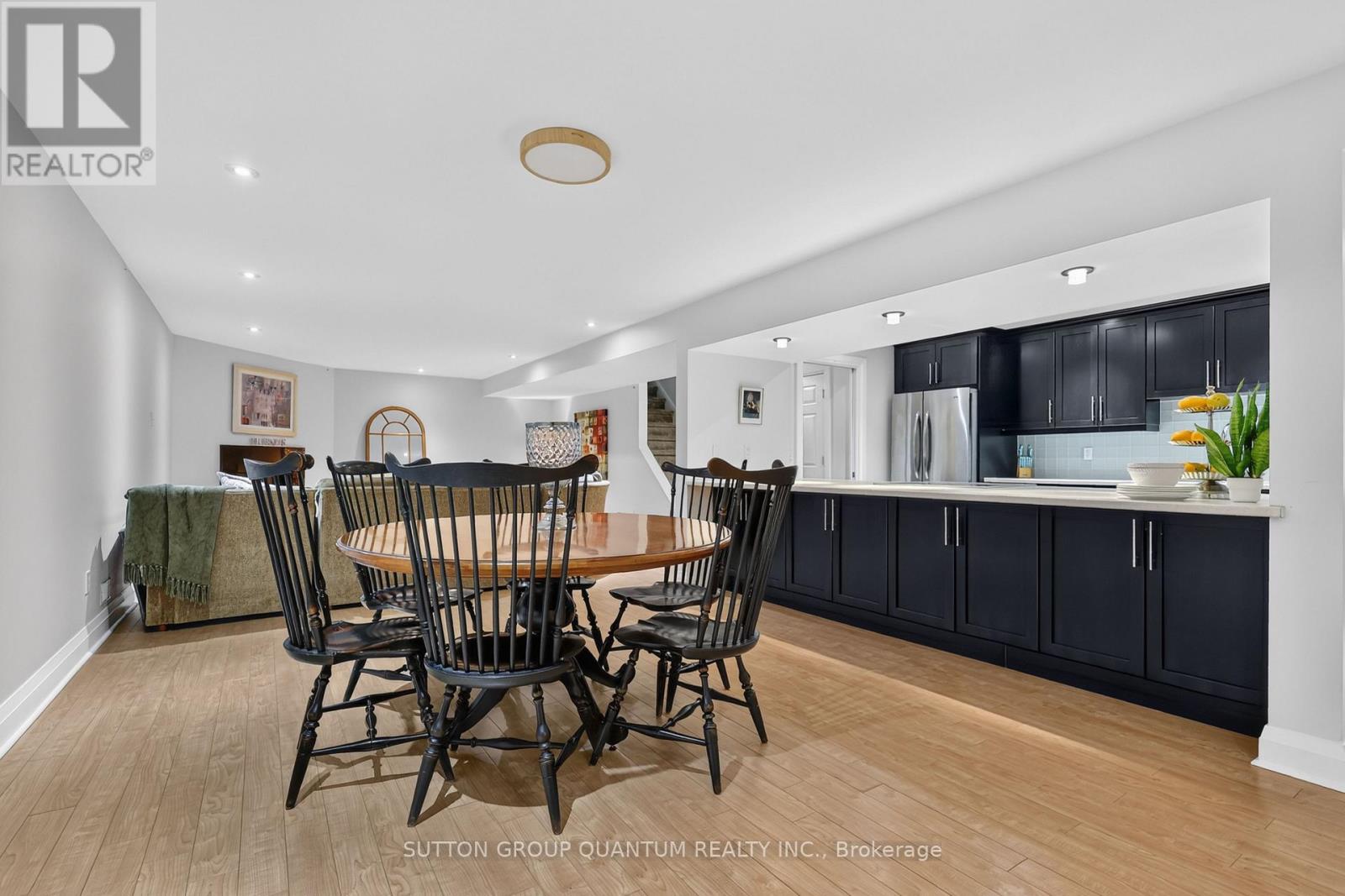 2233 ONEIDA CRESCENT