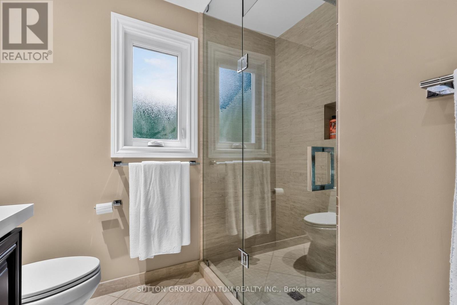 2233 ONEIDA CRESCENT