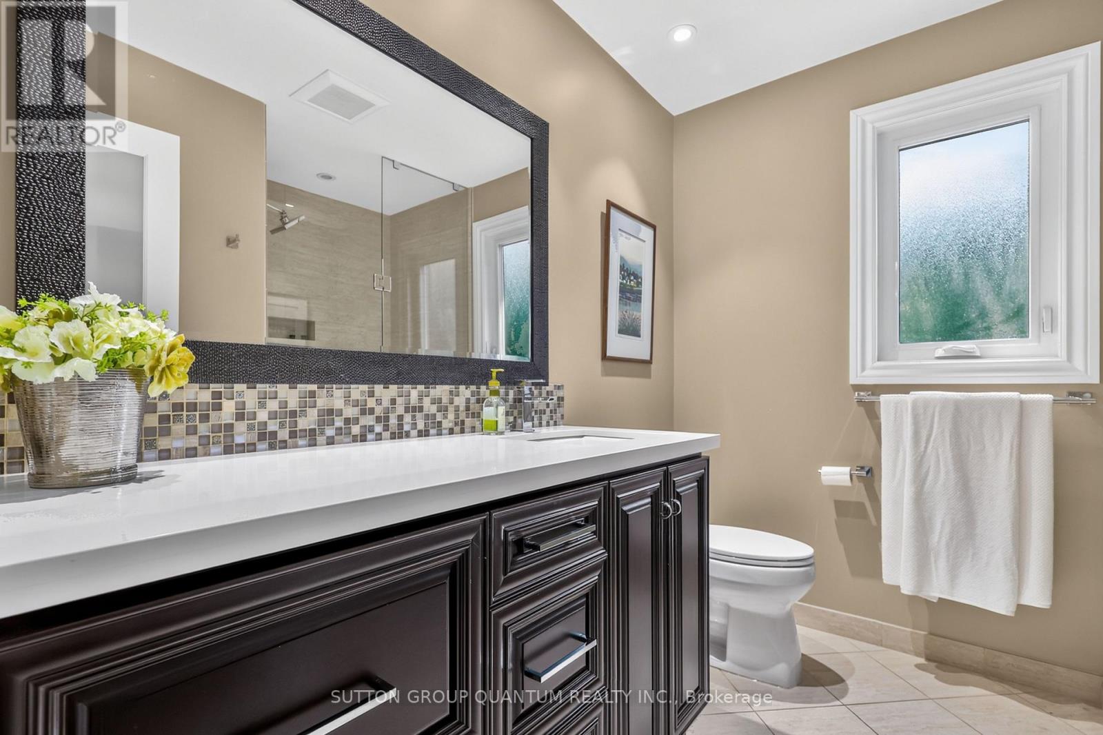 2233 ONEIDA CRESCENT