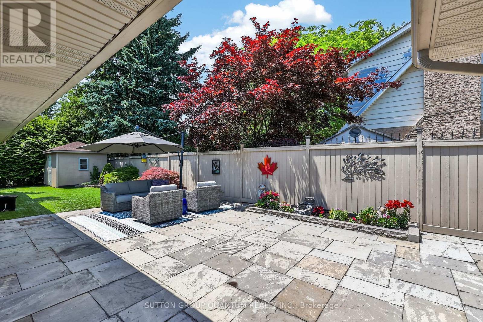 2233 ONEIDA CRESCENT
