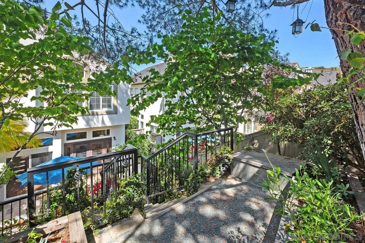 16938 Robins Nest Way Unit 3