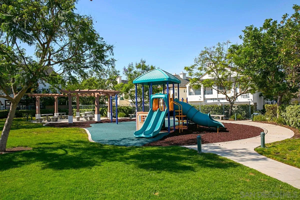 16938 Robins Nest Way Unit 3