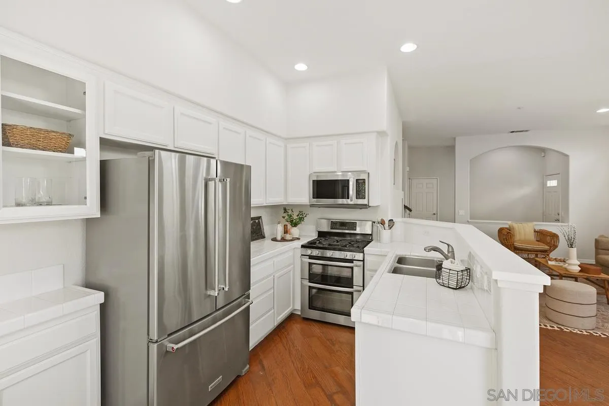 16938 Robins Nest Way Unit 3