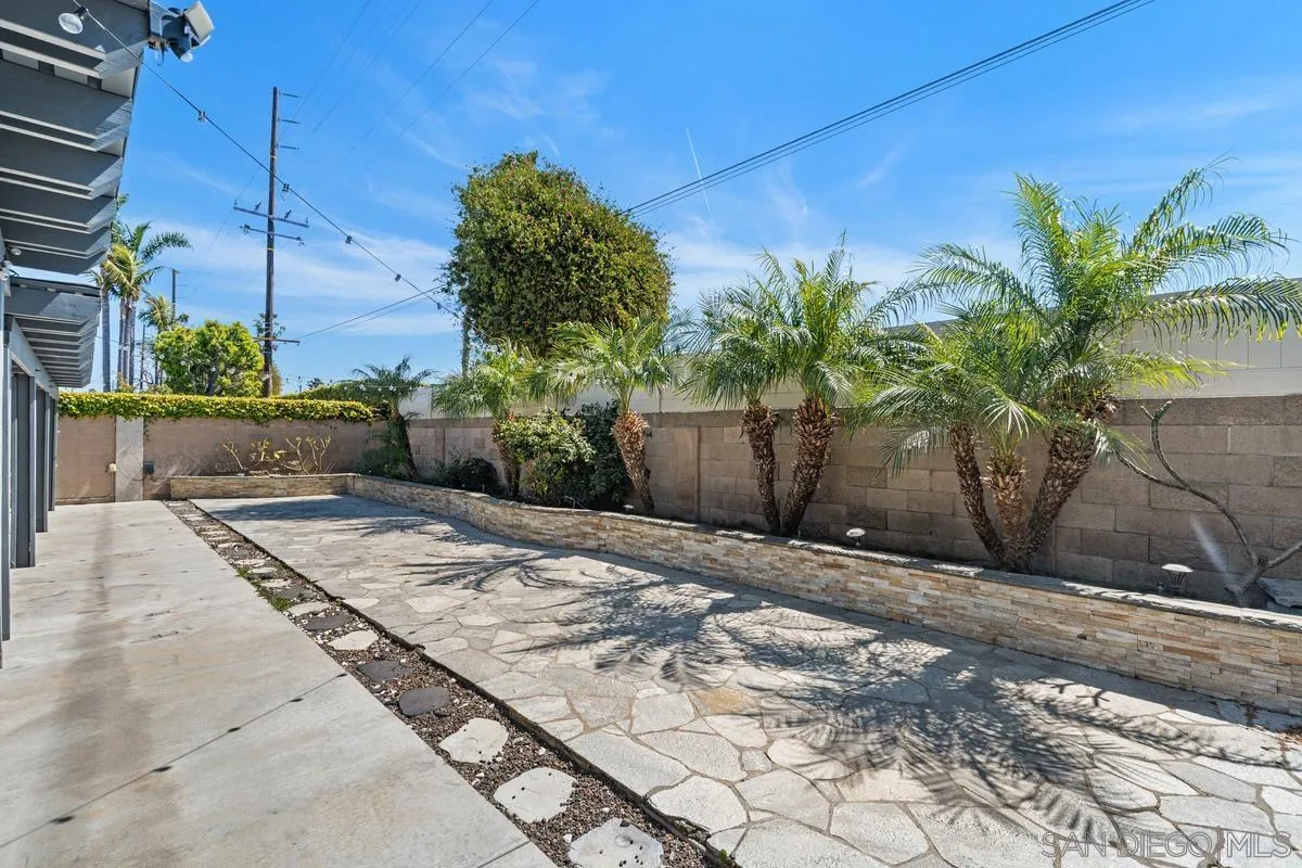 9388 Warbler Ave