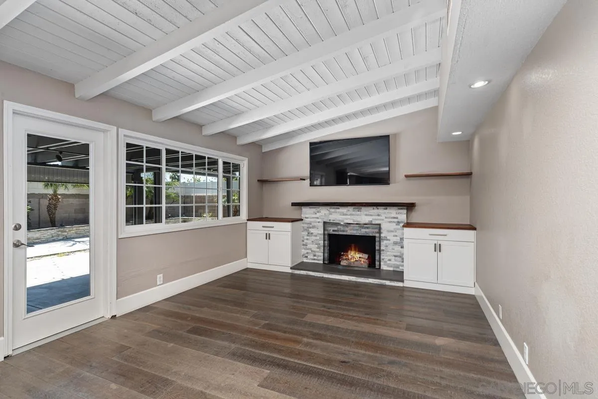9388 Warbler Ave