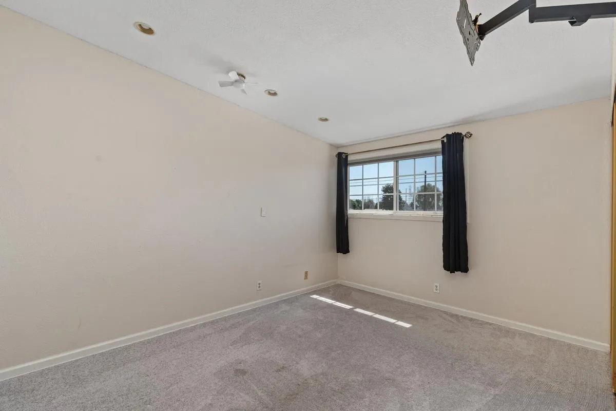 9388 Warbler Ave