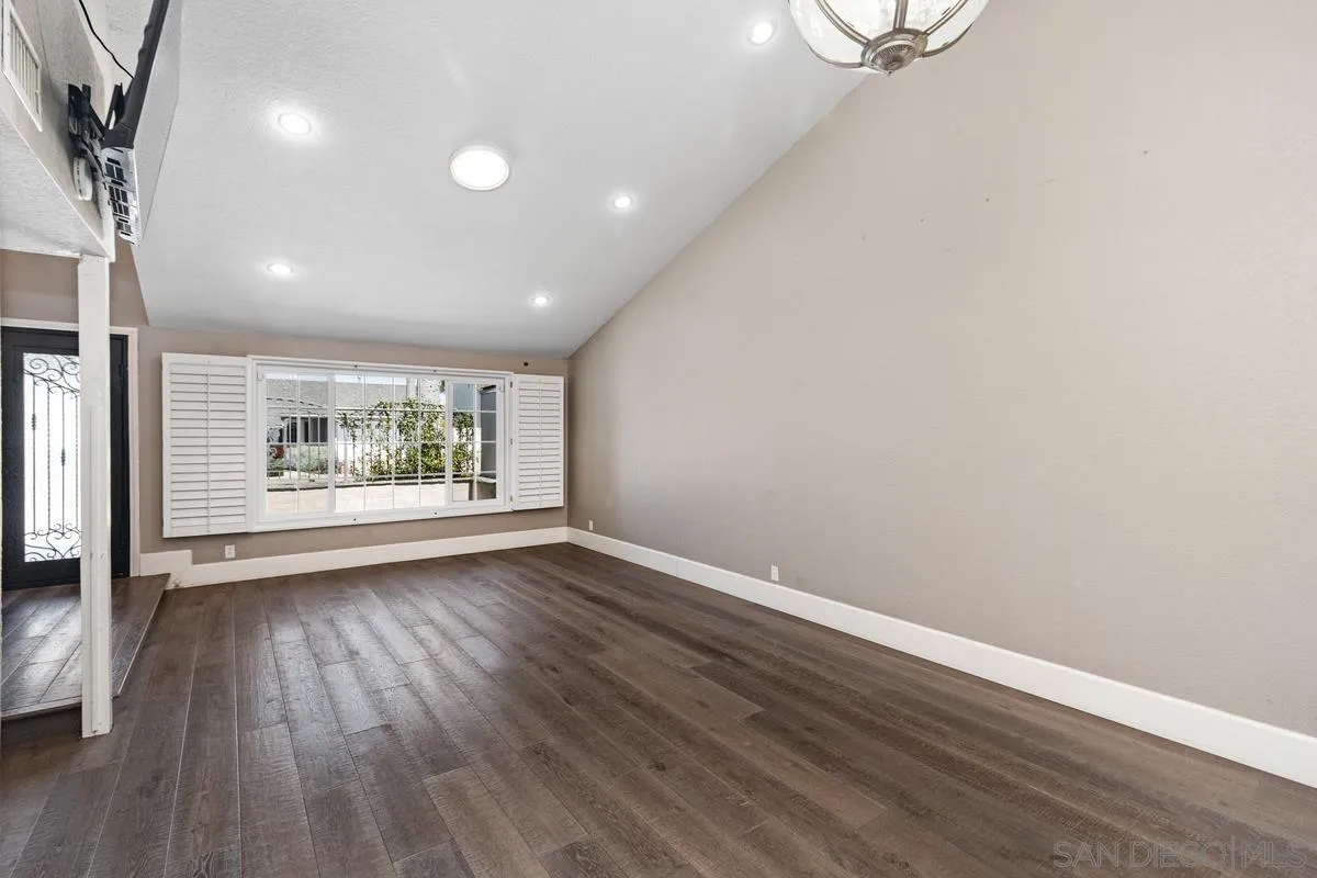 9388 Warbler Ave