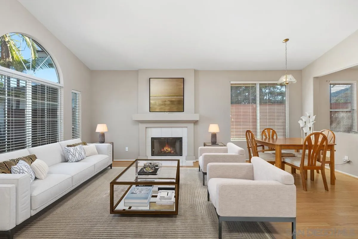 1027 Honeysuckle Dr