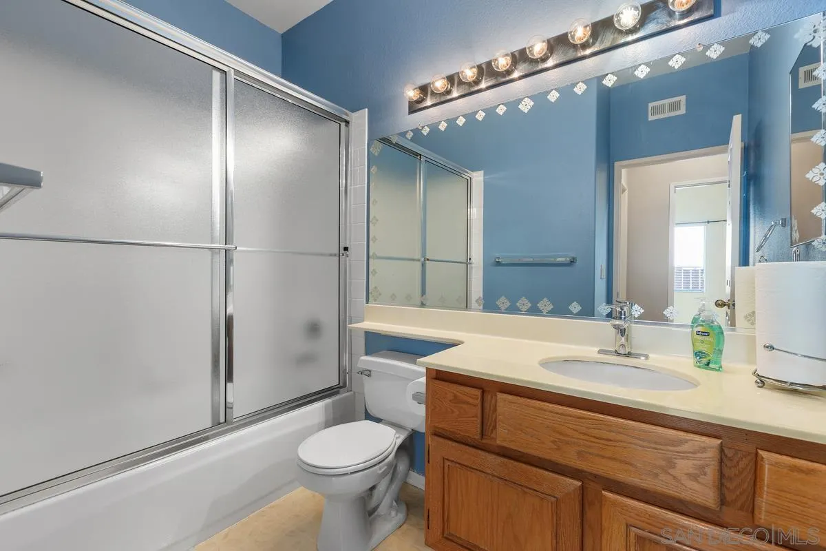 1027 Honeysuckle Dr