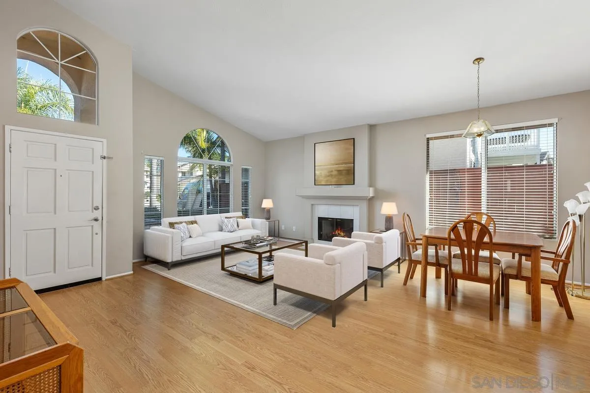 1027 Honeysuckle Dr