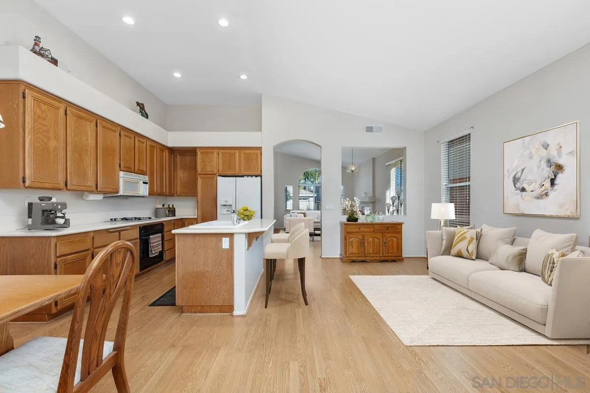 1027 Honeysuckle Dr