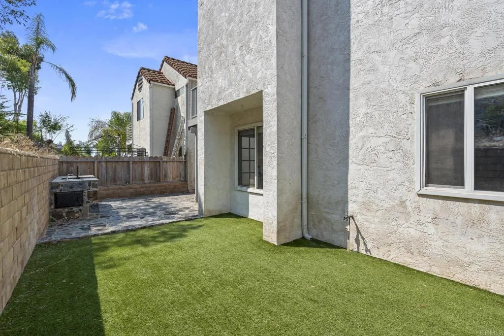 10525 Flora Verda Court