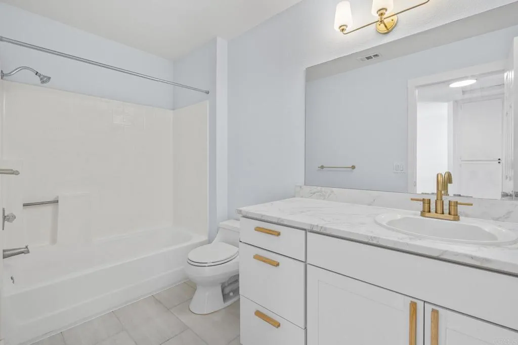 10525 Flora Verda Court