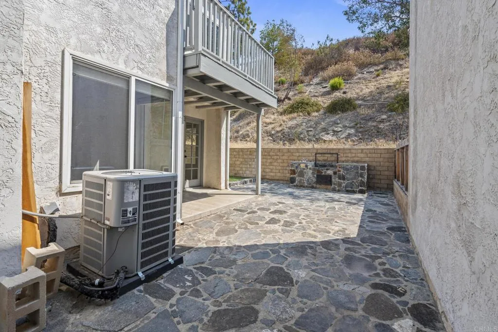 10525 Flora Verda Court