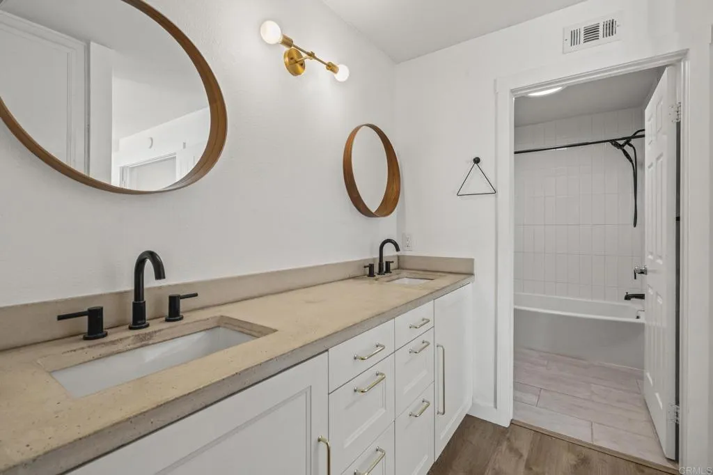 10525 Flora Verda Court