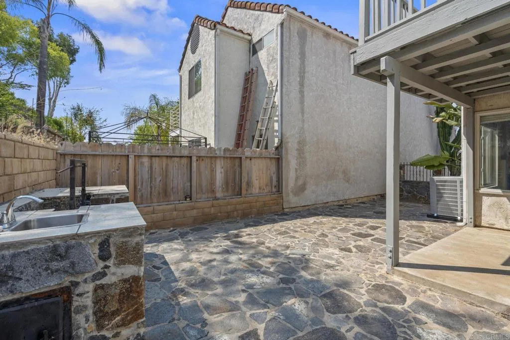 10525 Flora Verda Court