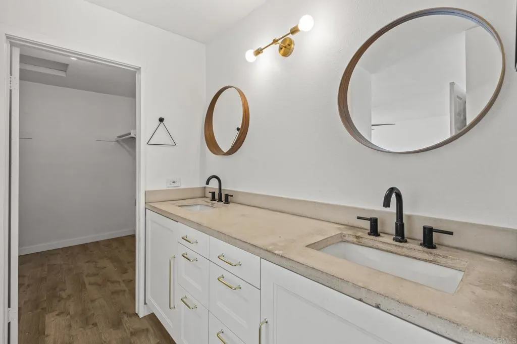 10525 Flora Verda Court
