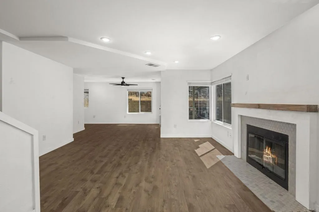 10525 Flora Verda Court