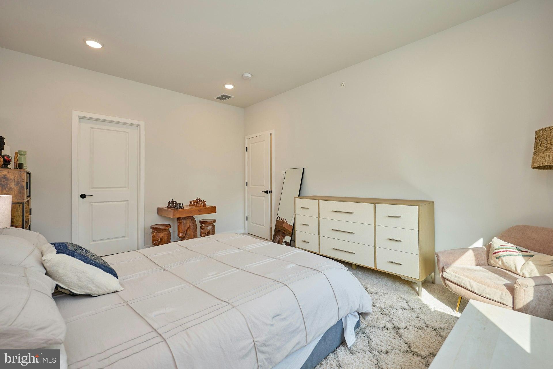 4937 EISENHOWER AVENUE