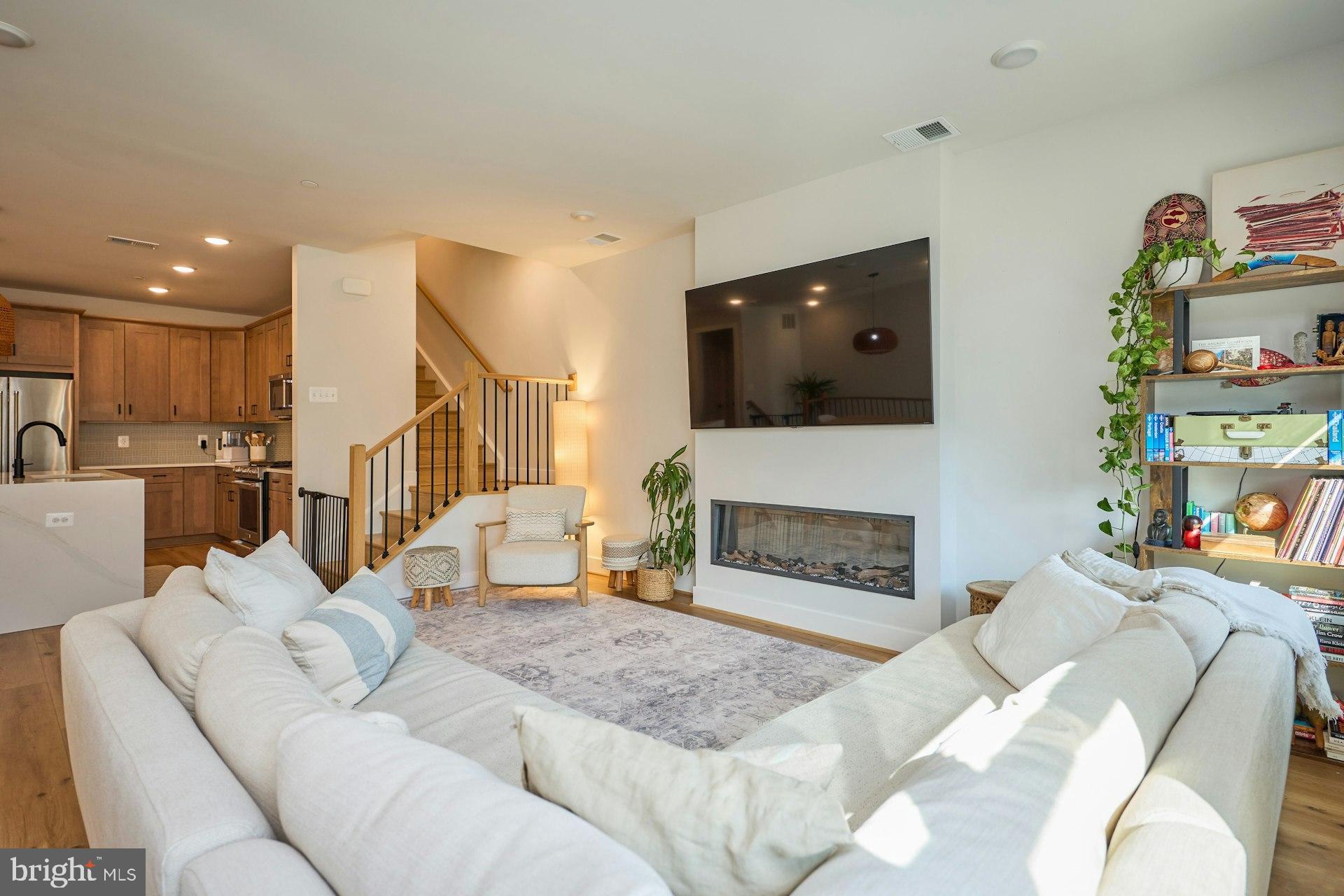 4937 EISENHOWER AVENUE