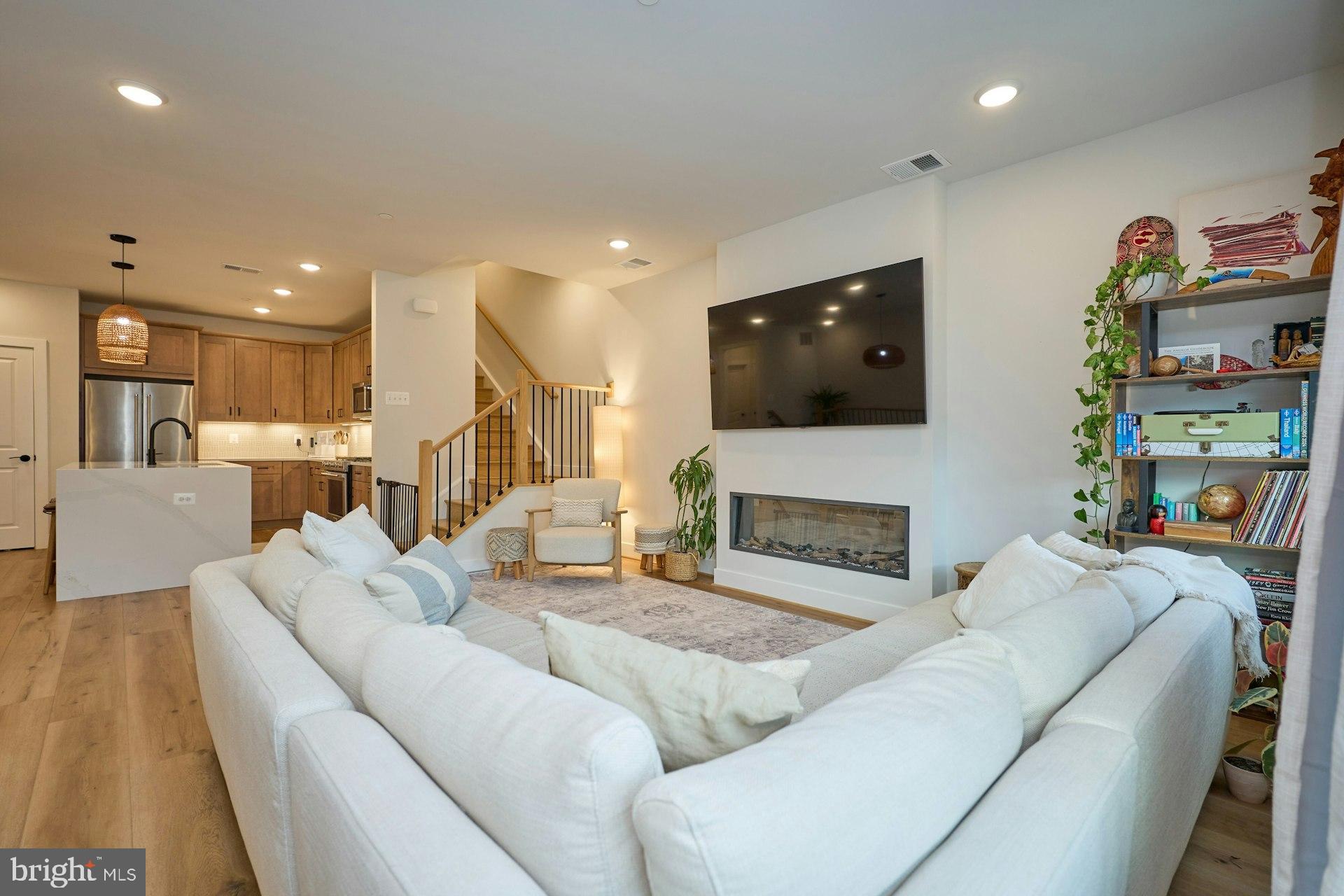 4937 EISENHOWER AVENUE