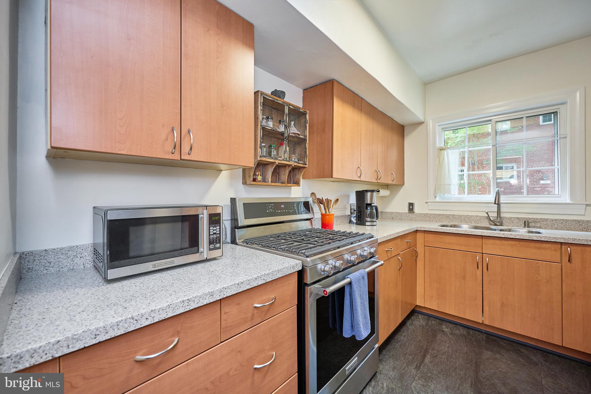 1011 BEVERLEY DRIVE 117-10