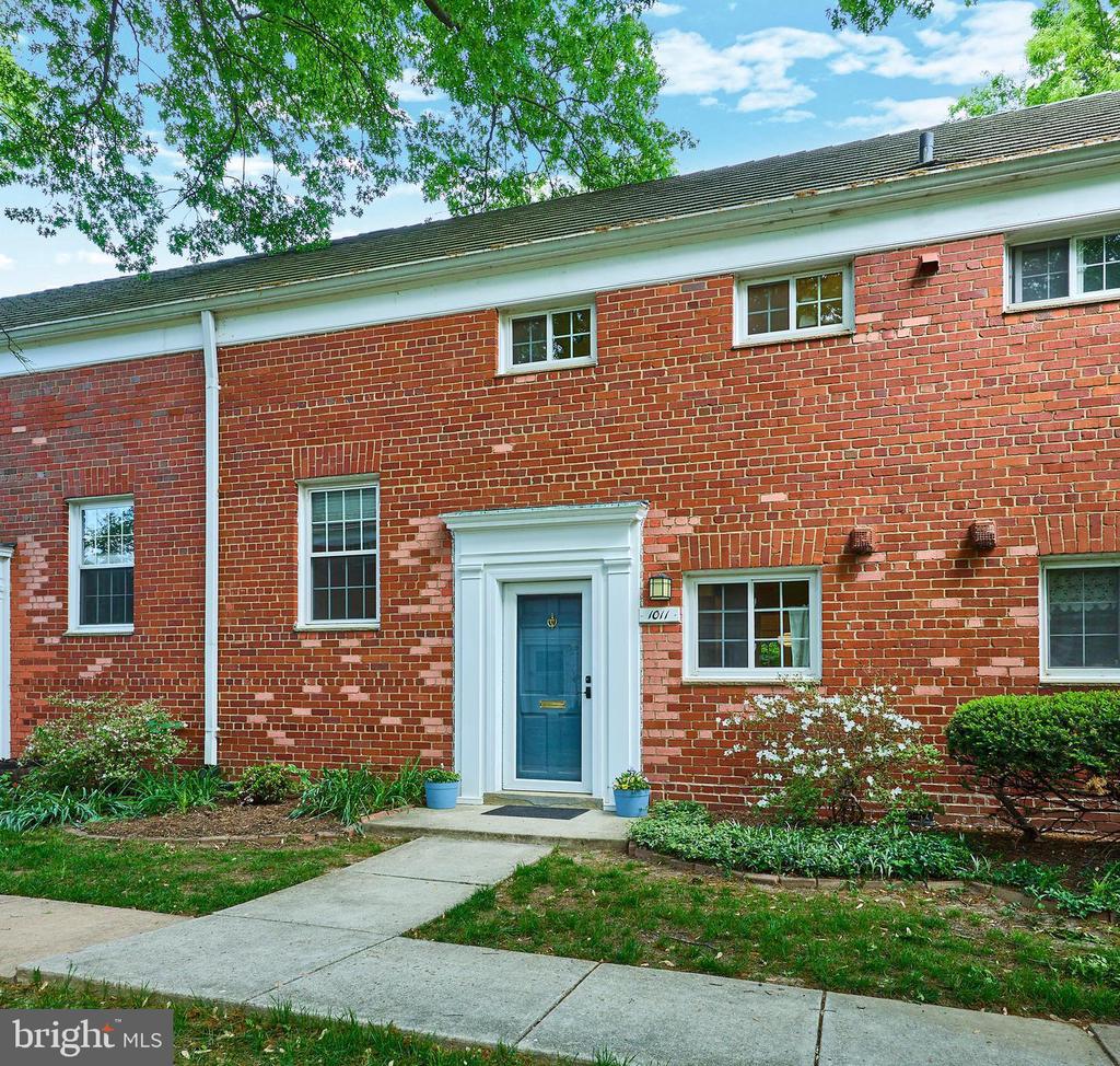 1011 BEVERLEY DRIVE 117-10