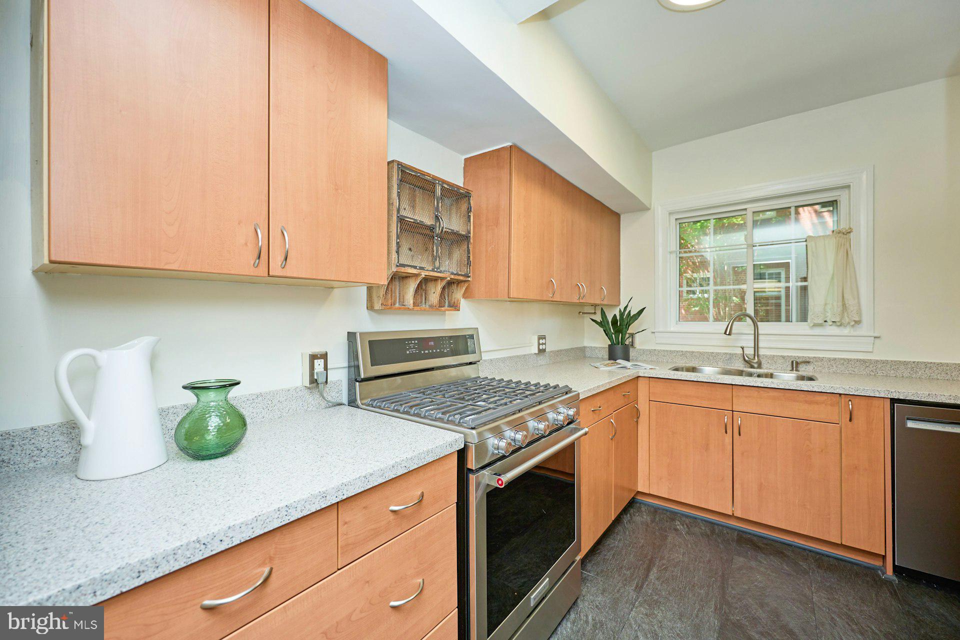 1011 BEVERLEY DRIVE 117-10