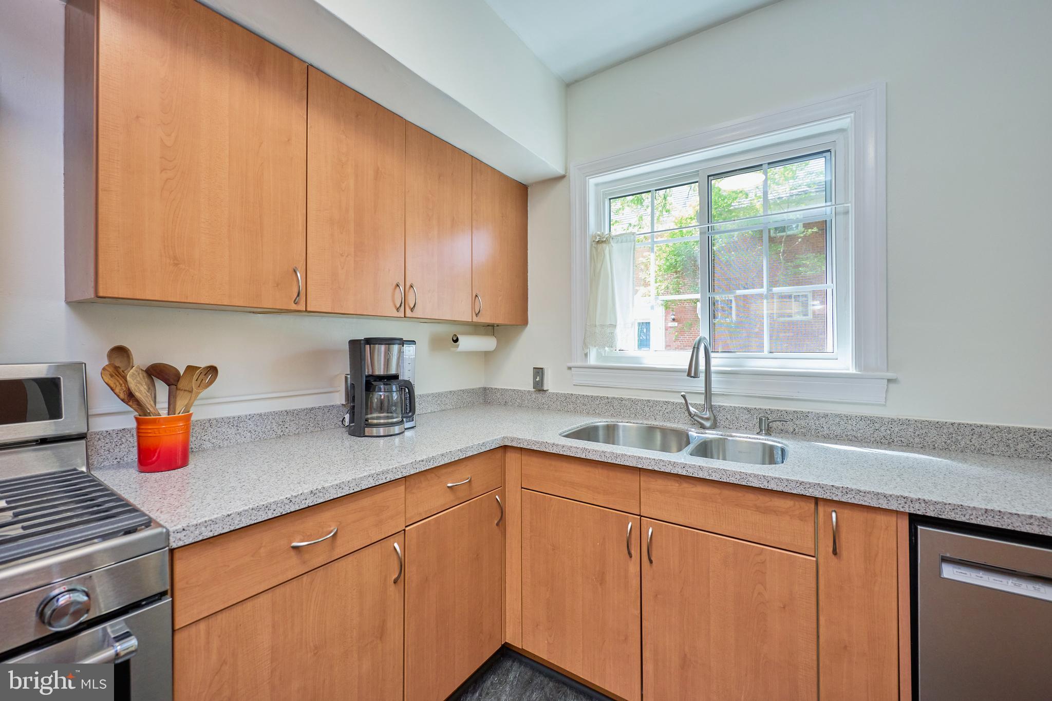 1011 BEVERLEY DRIVE 117-10