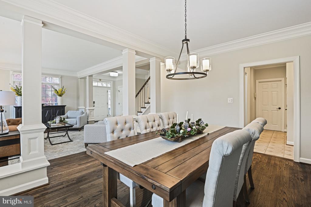 3837 Farrcroft Grn