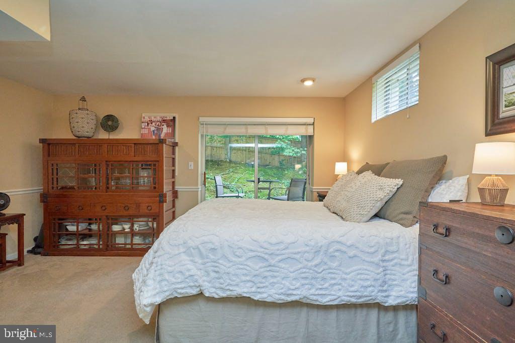 9607 Chapel Hill Dr