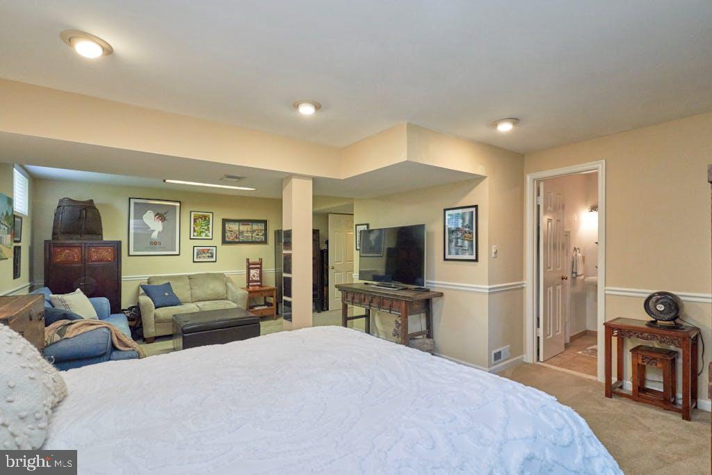 9607 Chapel Hill Dr