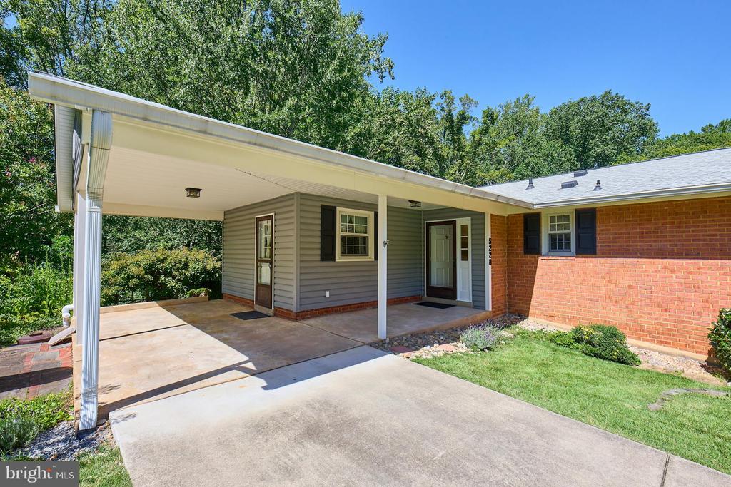 5228 Nottinghill Ln